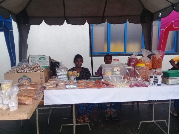 Market held by Homagama entrepreneurs at Hydramani Institute (2023-10-03)